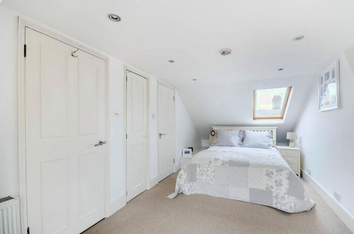 2 Bedroom Maisonette To Rent In Firth Gardens, Fulham, London, SW6