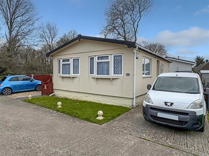 2 Bedroom Park Home For Sale In Shripney Road, Bognor Regis, PO22