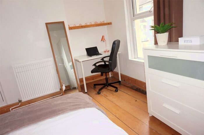 3 Bedroom End Of Terrace House To Rent In Caellepa, Bangor, Gwynedd, LL57