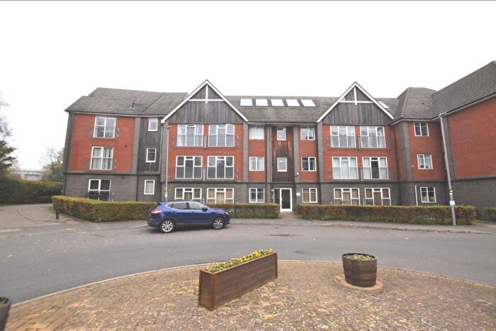 2 Bedroom Flat To Rent In Sandpiper House, Bletchley, MK2