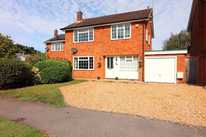 4 Bedroom Detached House For Sale In Holly Walk, Silsoe, Bedfordshire, MK45