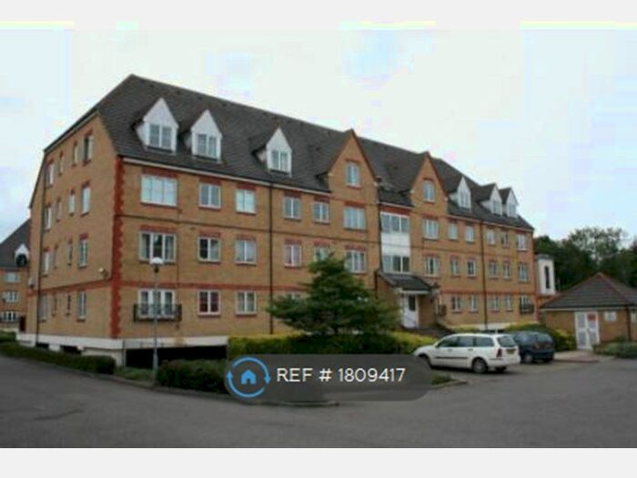 1 Bedroom Flat To Rent In Pembroke House, Borehamwood, WD6