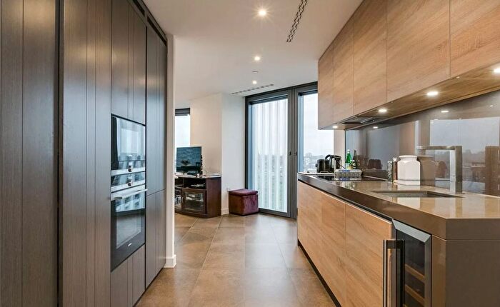 2 Bedroom Flat To Rent In Chronicle Tower, B City Road, London, EC1V