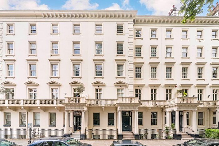 2 Bedroom Flat For Sale In Warwick Square, Pimlico, SW1V