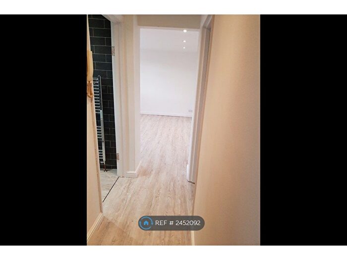 1 Bedroom Flat To Rent In Maurice House, Warley, Brentwood, CM14