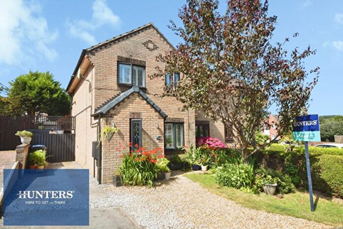 3 Bedroom Semi-Detached House For Sale In Langdale Close, Linacre Woods, Chesterfield, S40