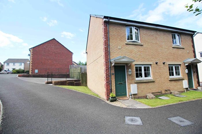 2 Bedroom Semi-Detached House To Rent In Rhodfa Cnocell Y Coed, Bridgend., CF31