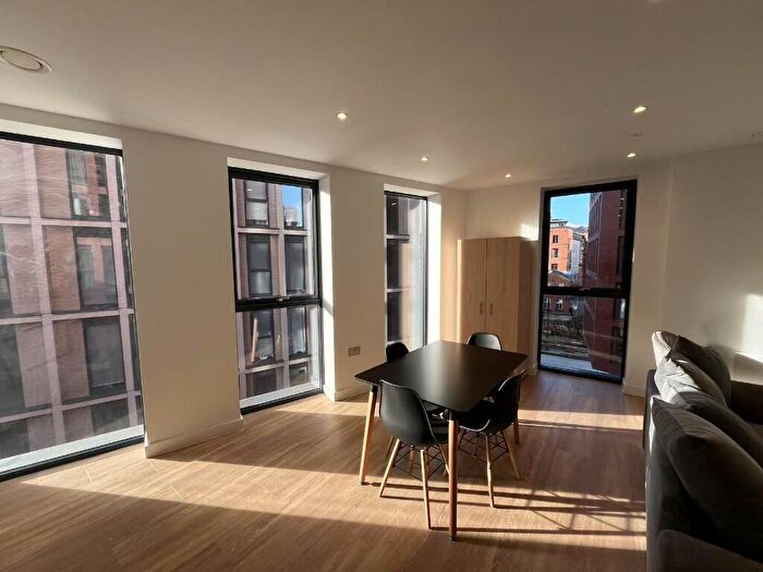 2 Bedroom Flat To Rent In Carding Building, New Square, Manchester, Greater Manchester, M1