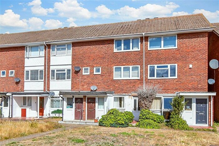 2 Bedroom Maisonette For Sale In Ladds Way, Swanley, Kent, BR8