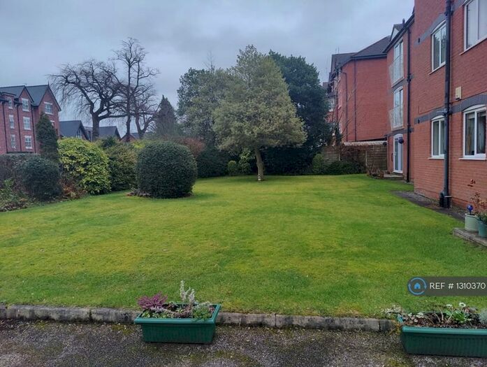 2 Bedroom Flat To Rent In Holmdale Court, Sale, M33