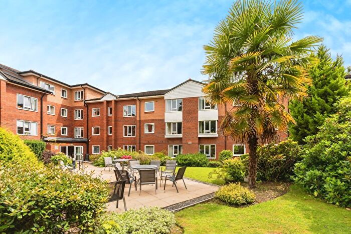 1 Bedroom Flat For Sale In Dingleway, Appleton, Warrington, Cheshire, WA4