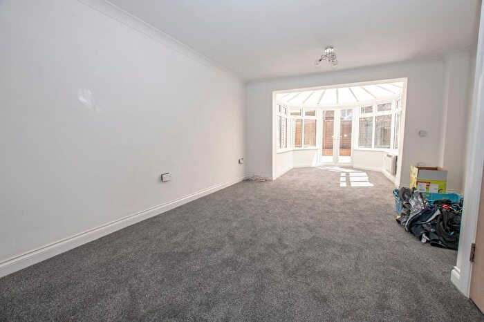 3 Bedroom Town House To Rent In Fallow Crescent, Hedge End, Southampton, SO30