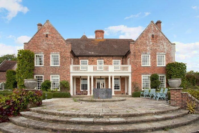 5 Bedroom Detached House To Rent In Peasmarsh, Rye, TN31