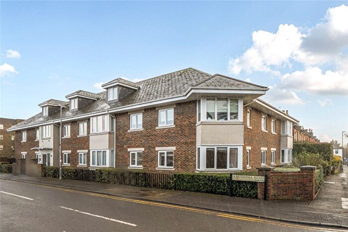2 Bedroom Flat For Sale In Surbiton, KT5