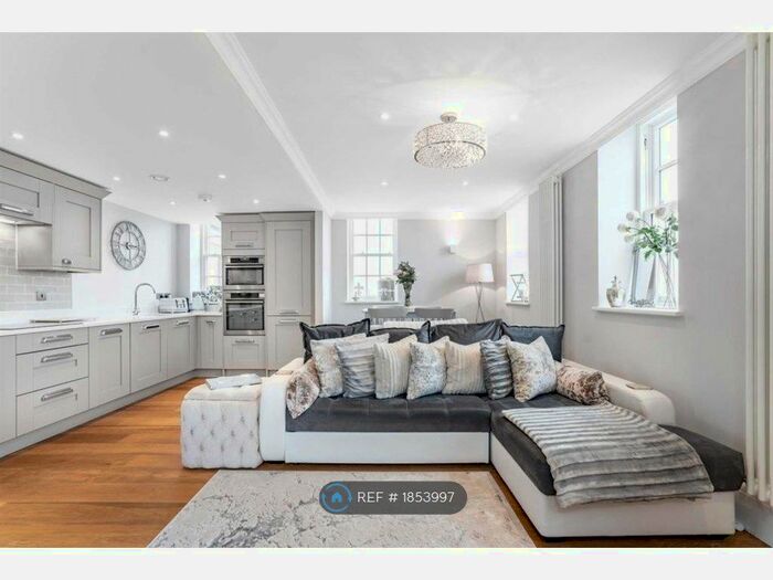 1 Bedroom Flat To Rent In Hampton Grange, Bromley, BR1