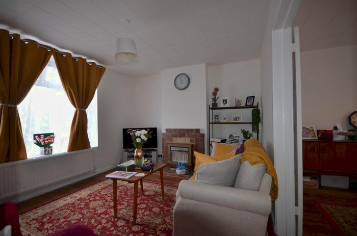 3 Bedroom Semi-Detached House To Rent In Falcon Way, Kenton, Harrow, HA3