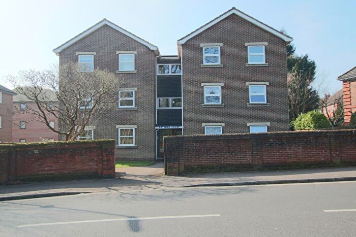 2 Bedroom Flat For Sale In Highfield, Southampton, SO17
