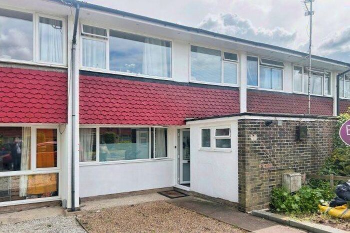 3 Bedroom Property To Rent In Guildford Park Avenue, Guildford, GU2