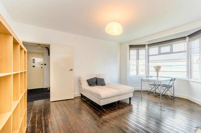 2 Bedroom Flat To Rent In Uxbridge Road, Ealing Broadway, London, W5