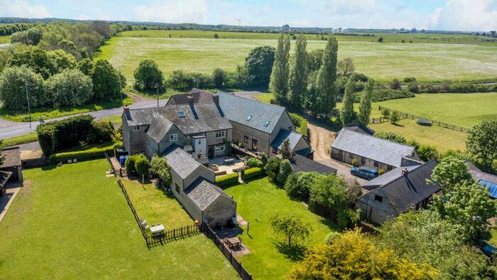8 Bedroom Farm House For Sale In Evenley Brackley, Northamptonshire, NN13
