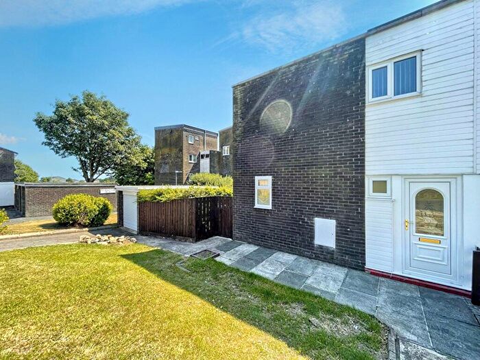 4 Bedroom Semi-Detached House For Sale In Van Mildert Close, Peterlee, Durham, SR8