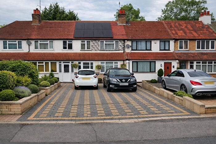 4 Bedroom Property To Rent In Chipstead Valley Road, Coulsdon, CR5