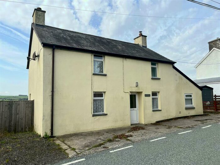 3 Bedroom Smallholding For Sale In Talgarreg, Llandysul, SA44