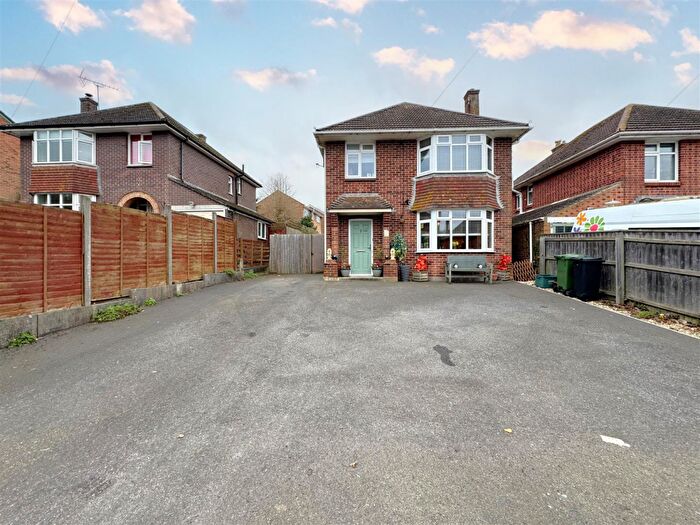 3 Bedroom Detached House For Sale In Lanehouse Rocks Road, Weymouth, DT4