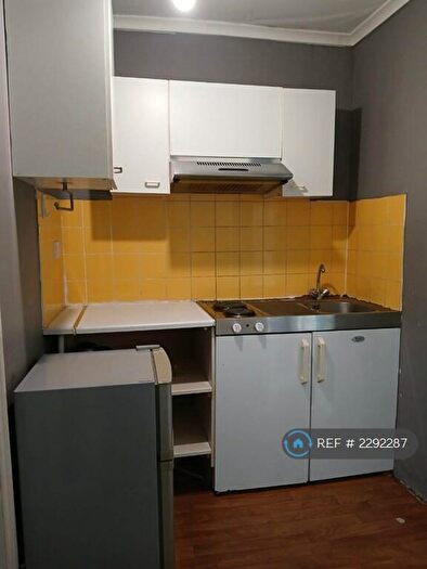 Studio To Rent In Newbury Park, Ilford, IG2