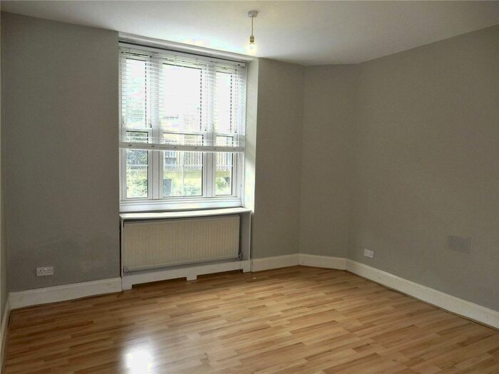 1 Bedroom Flat To Rent In Tooley Street, Southwark, London, SE1