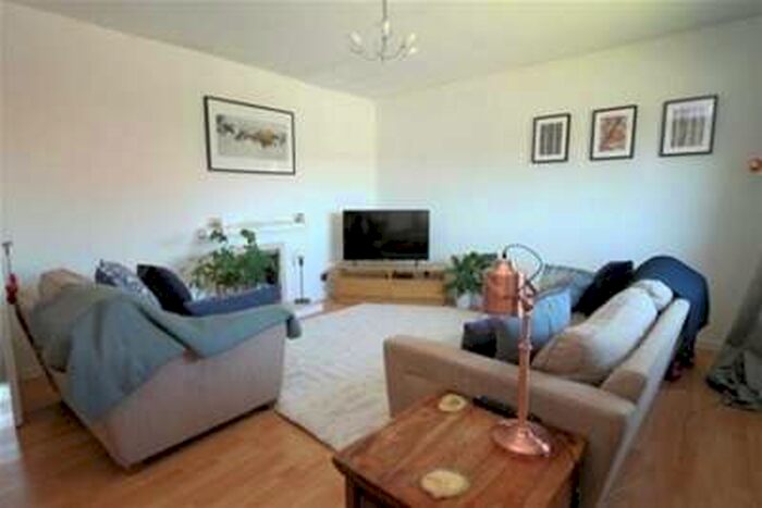 2 Bedroom Flat To Rent In Manor Park North, Knutsford WA16