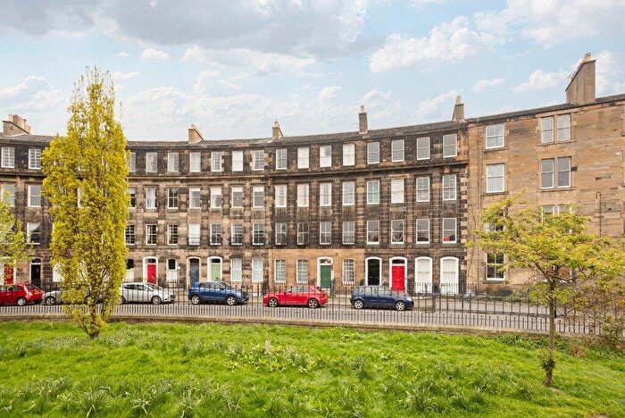 2 Bedroom Flat To Rent In Gardners Crescent, Edinburgh, Midlothian, EH3