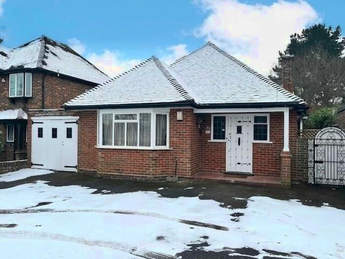 4 Bedroom Detached Bungalow To Rent In Greenacres Avenue, Ickenham, UB10