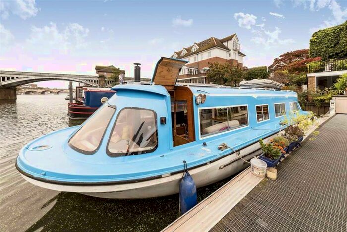 1 Bedroom House Boat To Rent In Lower Teddington Road, Hampton Wick, KT1