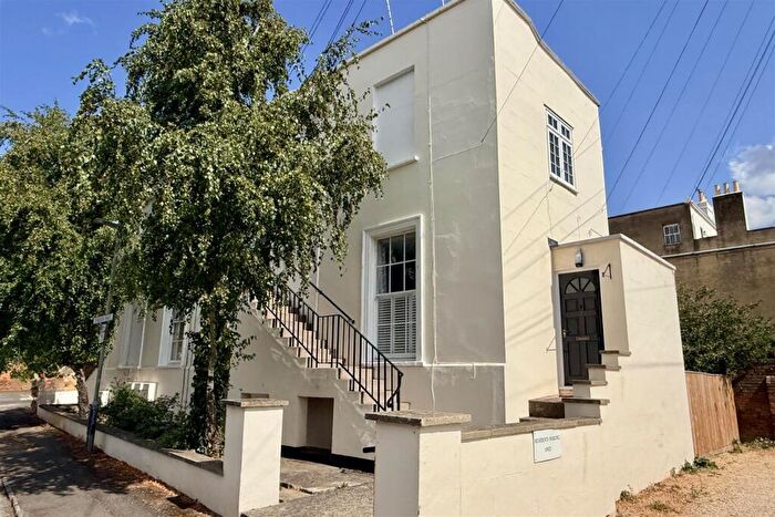 2 Bedroom Flat For Sale In Suffolk Road, Cheltenham, GL50