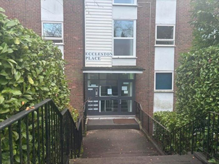 2 Bedroom Flat To Rent In Eccleston Place, Salford, M7