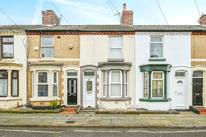 2 Bedroom House To Rent In Strathcona Road, L15