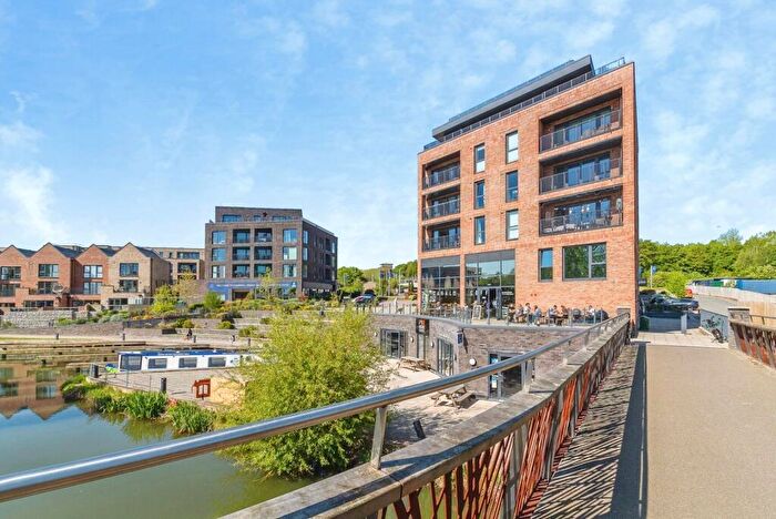 2 Bedroom Flat For Sale In Park Street, Campbell Park, Milton Keynes, Buckinghamshire, MK9