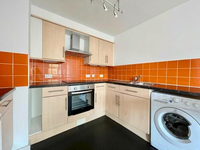 1 Bedroom Flat To Rent In Hendre Road, London, SE1