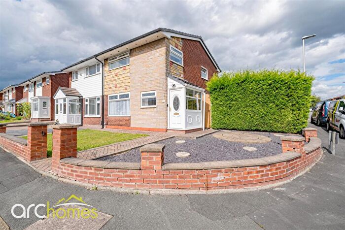 3 Bedroom Semi-Detached House For Sale In Hillside Avenue, Atherton, Manchester, M46