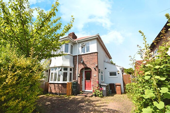 3 Bedroom Semi-Detached House For Sale In Pentland Avenue, Chelmsford, CM1