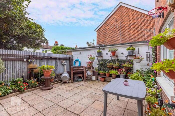 2 Bedroom Flat To Rent In Wilson Road, Bournemouth, BH1