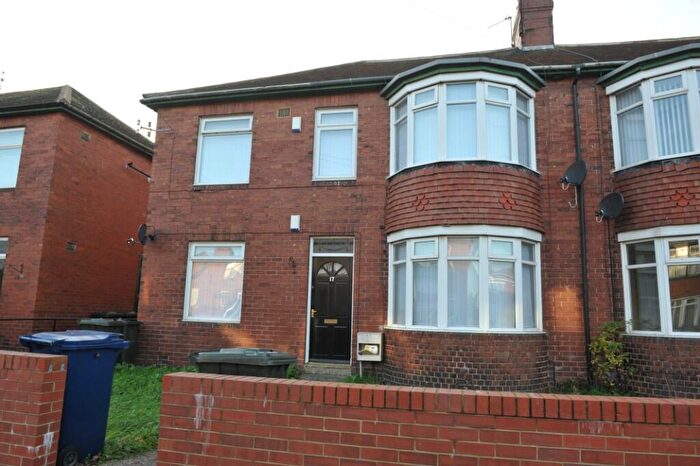 3 Bedroom Flat To Rent In Moorhead, Newcastle Upon Tyne, NE5