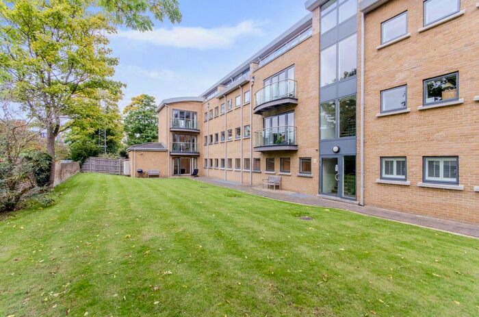 2 Bedroom Flat To Rent In The Downs, Wimbledon, London, SW20