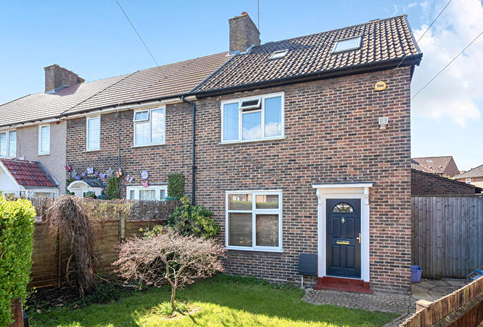 3 Bedroom Terraced House For Sale In Malmesbury Road, Morden, SM4