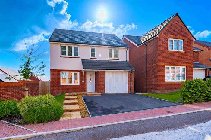 4 Bedroom Detached House For Sale In De Clare Gardens, Caerphilly, CF83