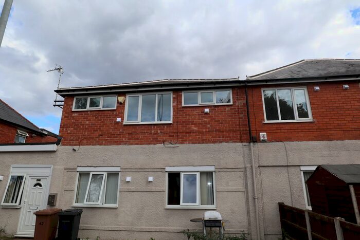 2 Bedroom Flat To Rent In Lamb Gardens, Lincoln, LN2