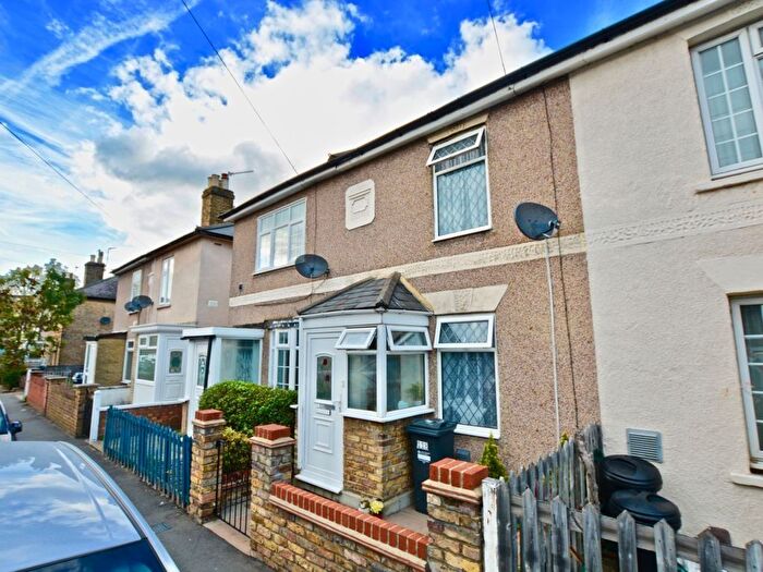 3 Bedroom Terraced House To Rent In New Road, Bedfont, TW14