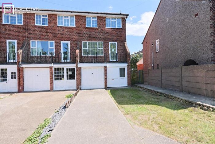 5 Bedroom Town House To Rent In Marlborough Road, Gillingham, ME7
