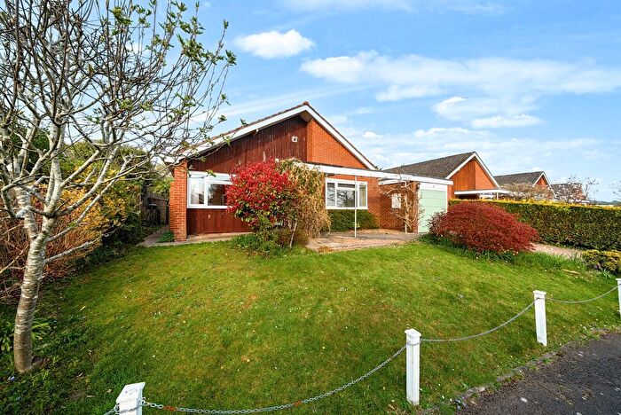 3 Bedroom Bungalow For Sale In Butt Close, Cranleigh, GU6